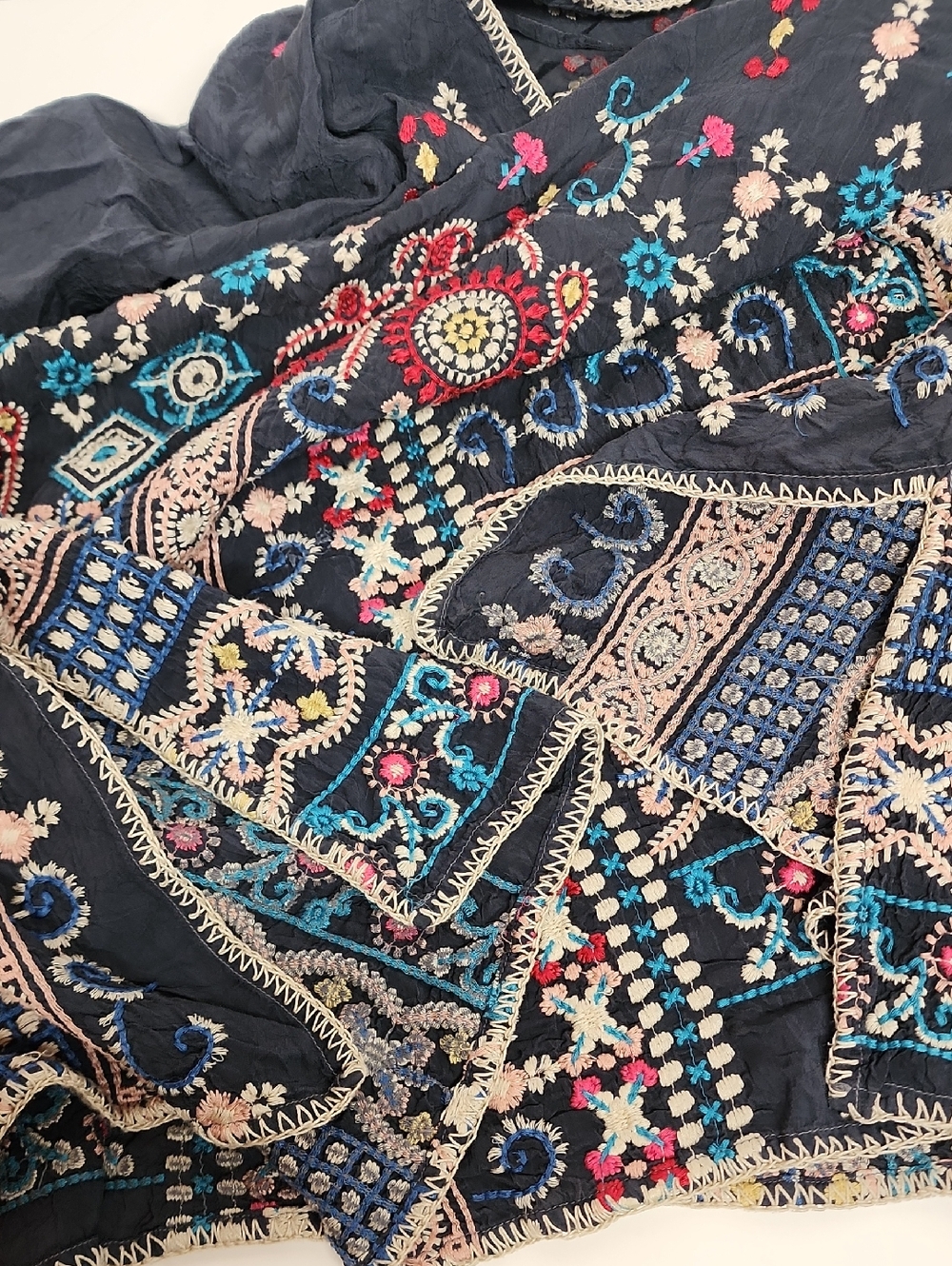 Johnny Was Navy Embroidered V-Neck Tunic with Multicolor Stitching Size 1X BOHO - Picture 9 of 11